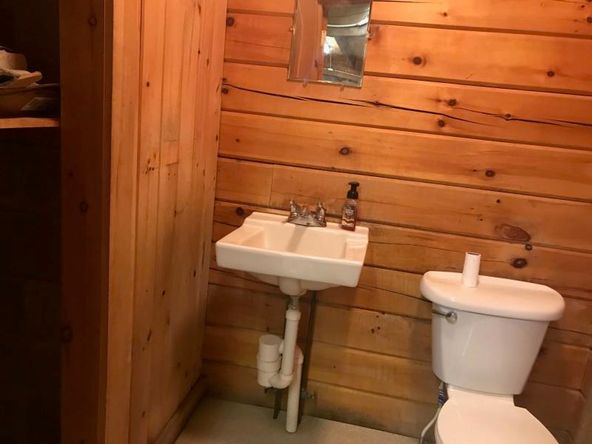 94 Main Rd, Abbot, ME 04406